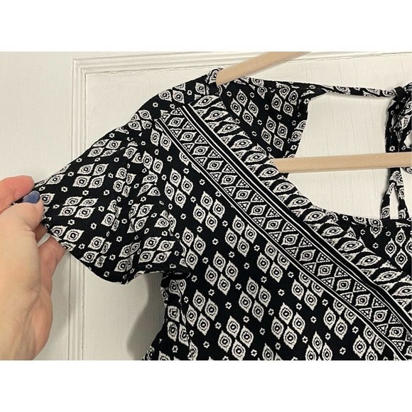 MUDD | WOMEN’S WRAP FRONT ROMPER OPEN BACK BLACK‎ WHITE PRINT SIZE L - Picture 4 of 9